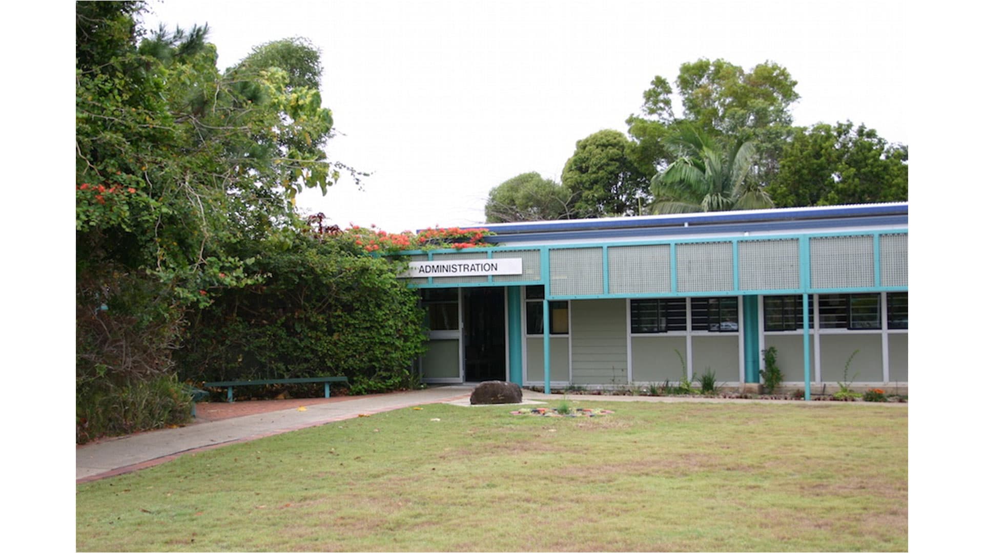 Elanora State High School